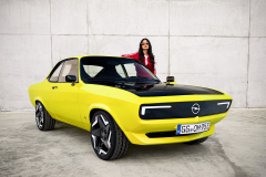 Opel-Manta-GSe-ElecktroMOD-Concept-4