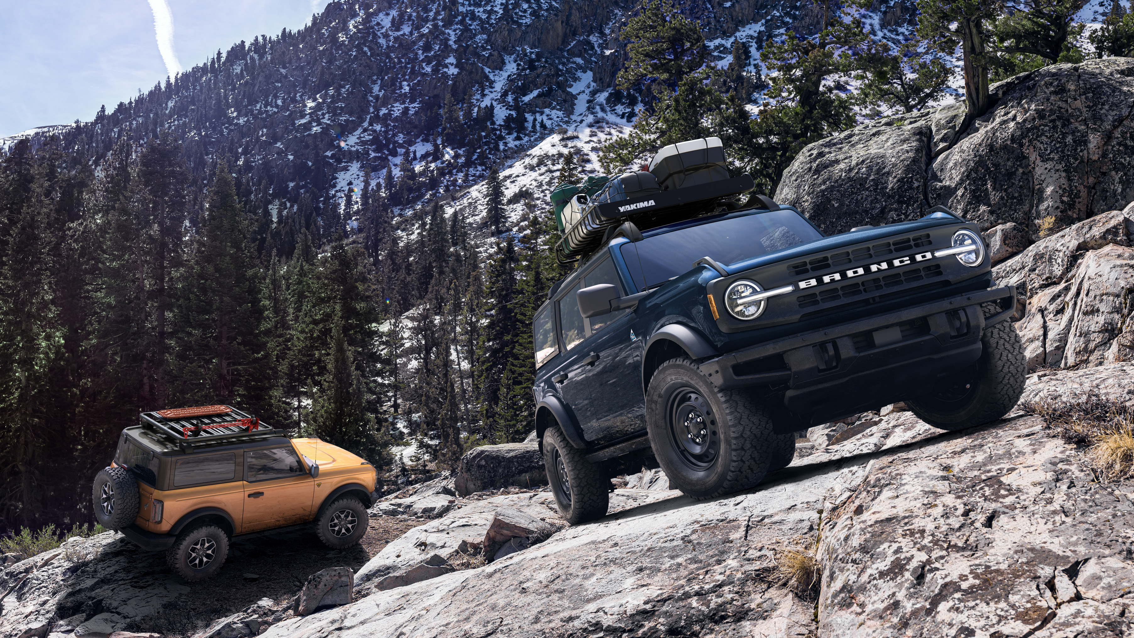u725_fna_shot_058_49886_ext_2_car_family_mammoth