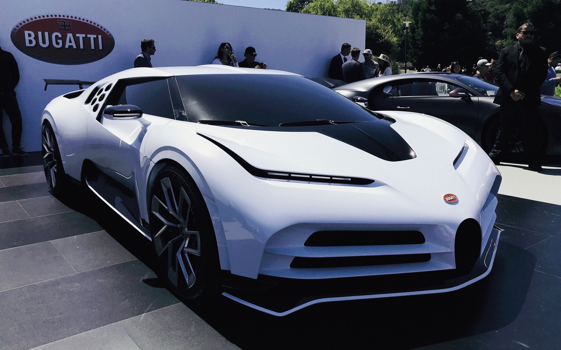 388034_Bugatti_Centodieci_-_Un_hommage_de_8_millions_d_Euros_a_la_EB110