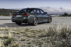 P90411277_highRes_the-new-bmw-m5-cs-01-2048x1366