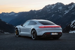 porsche-taycan-exterior-hevcars-7